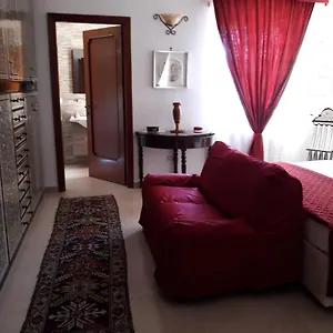 Larazzo Bed & Breakfast